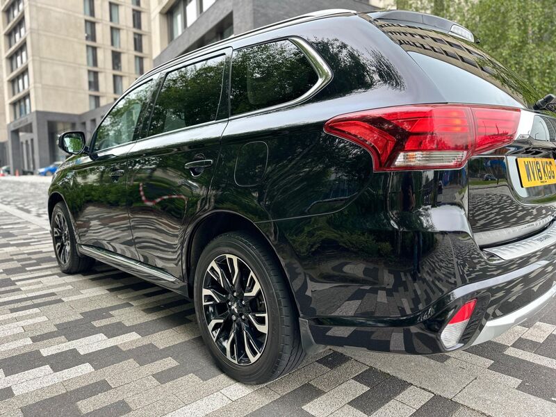 MITSUBISHI OUTLANDER