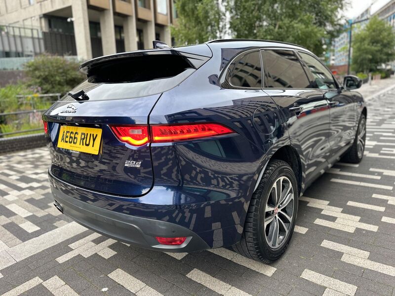 JAGUAR F-PACE