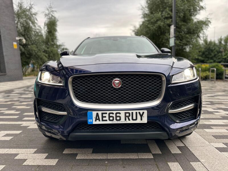 JAGUAR F-PACE