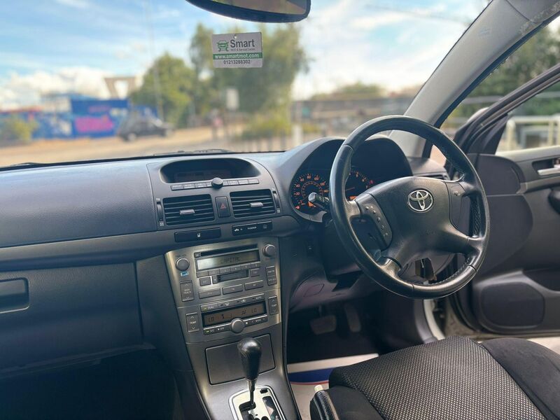 TOYOTA AVENSIS