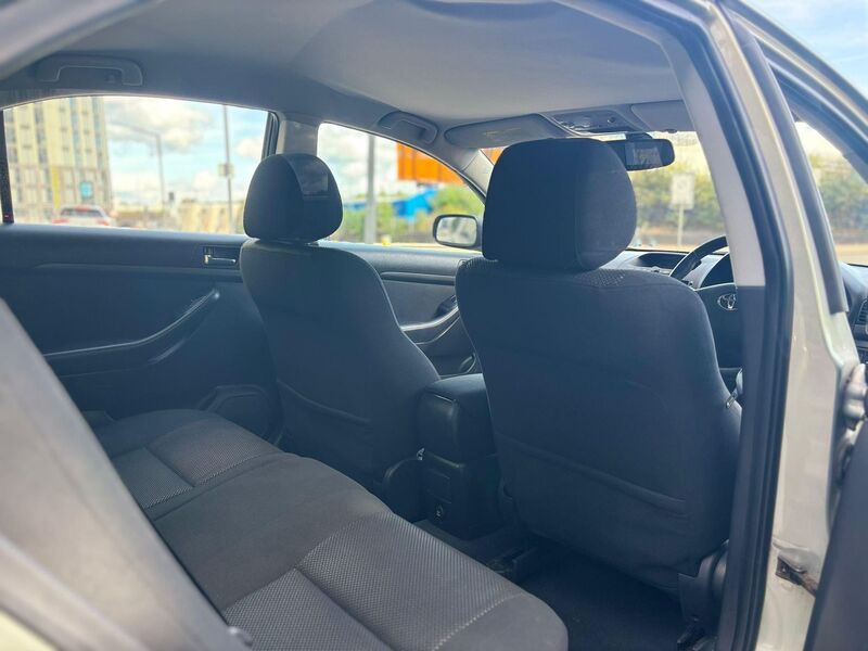 TOYOTA AVENSIS
