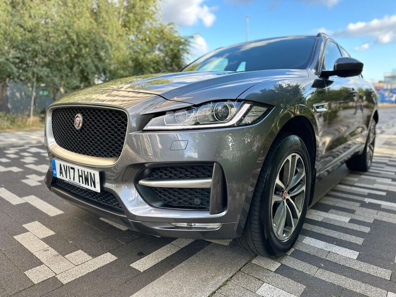 JAGUAR F-PACE
