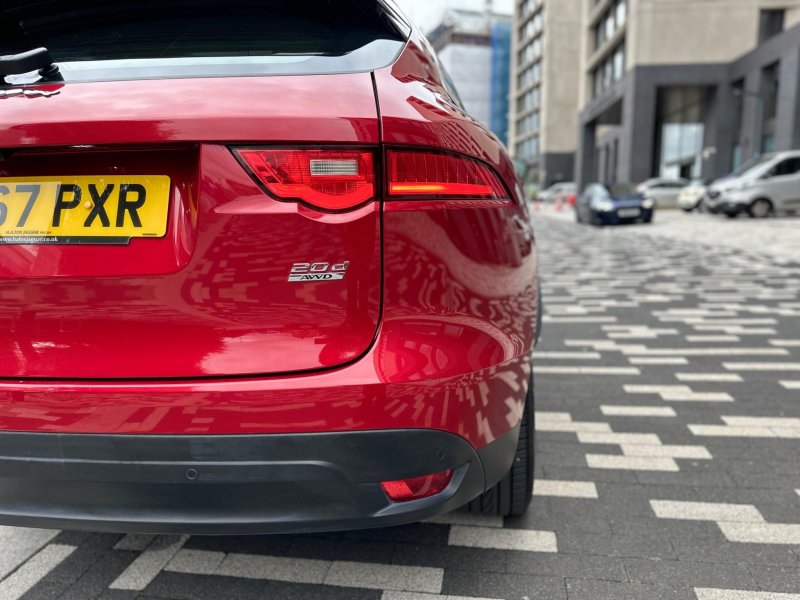 JAGUAR F-PACE