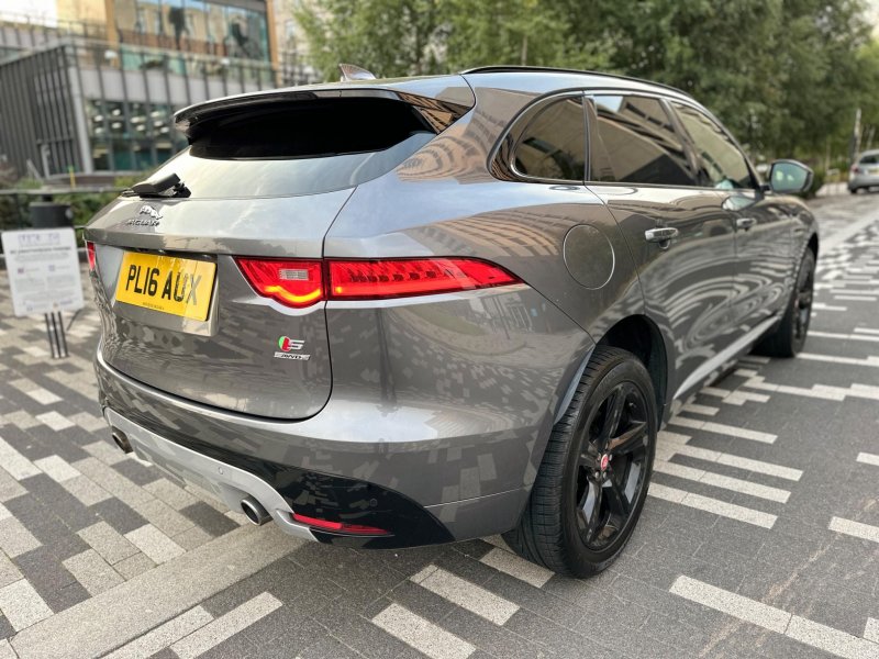 JAGUAR F-PACE