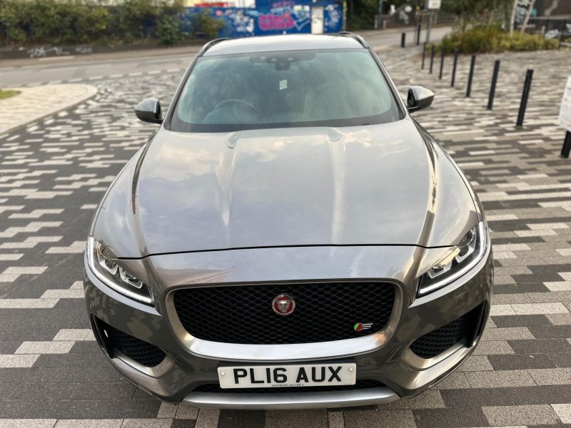 JAGUAR F-PACE