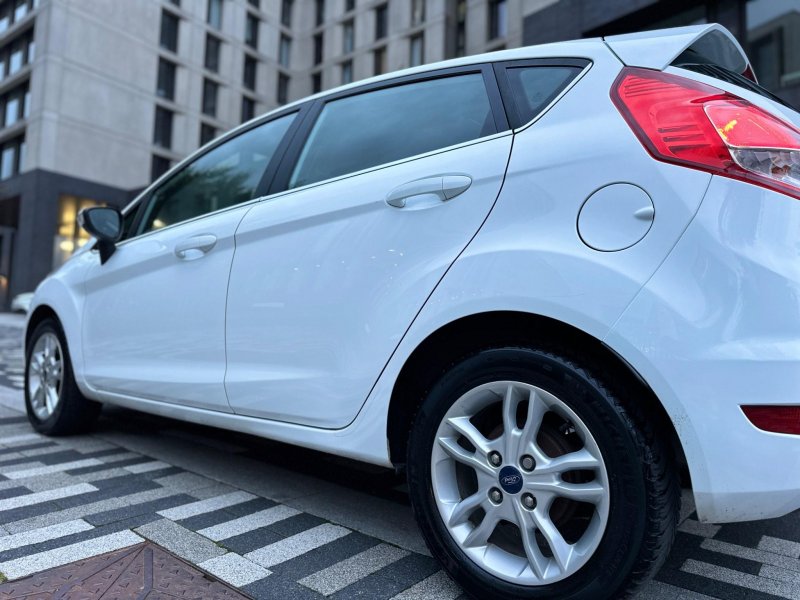 FORD FIESTA