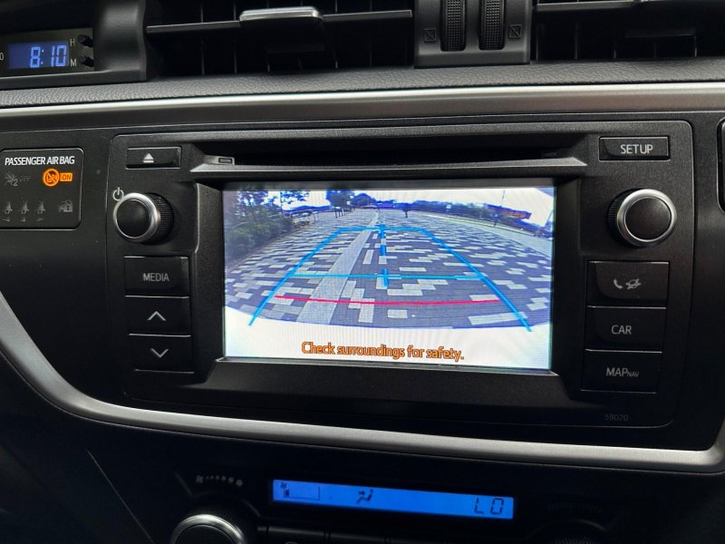 TOYOTA AURIS