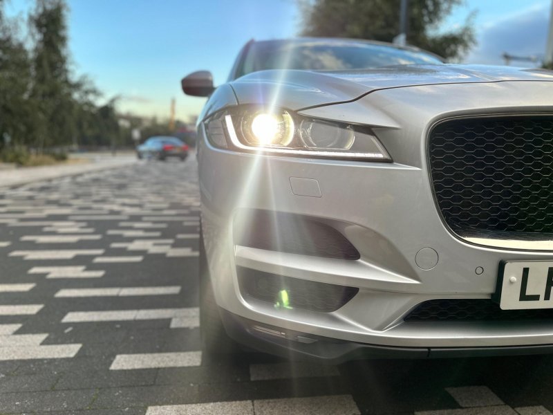JAGUAR F-PACE