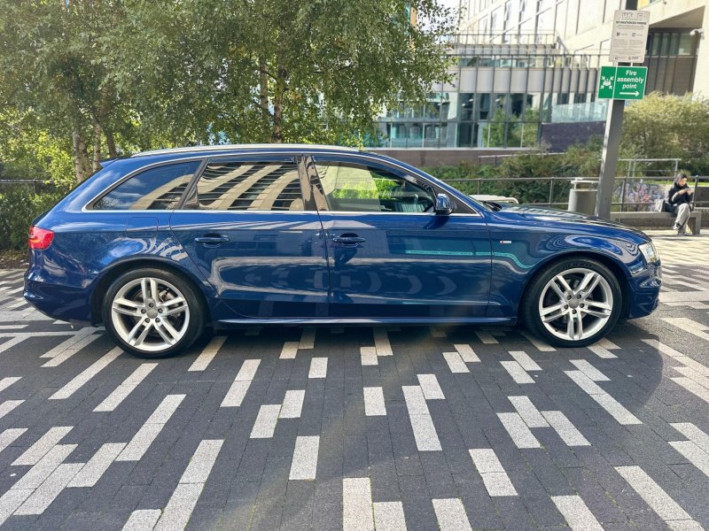 AUDI A4 AVANT