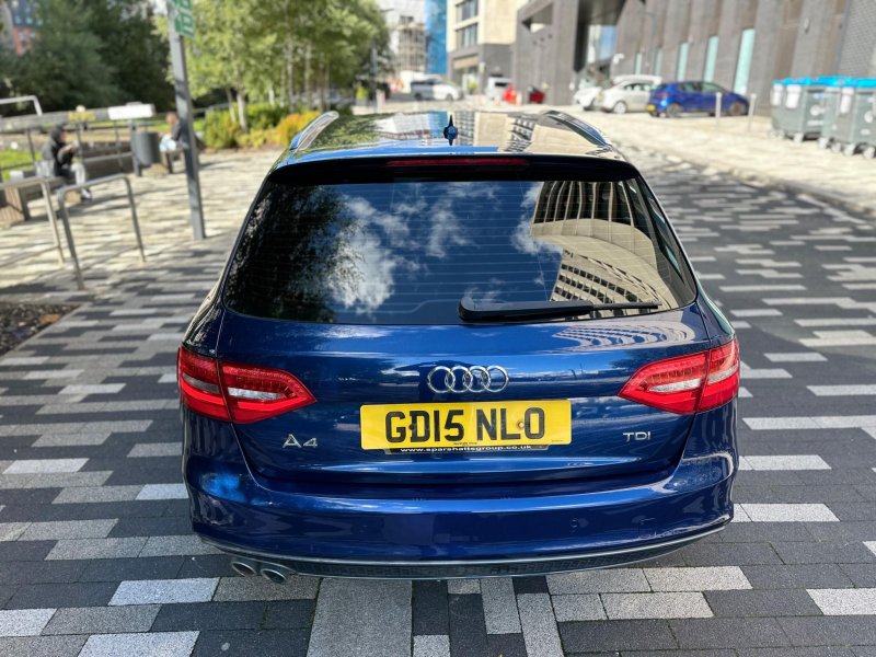 AUDI A4 AVANT