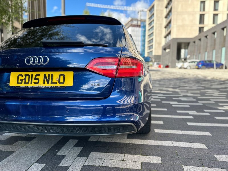 AUDI A4 AVANT