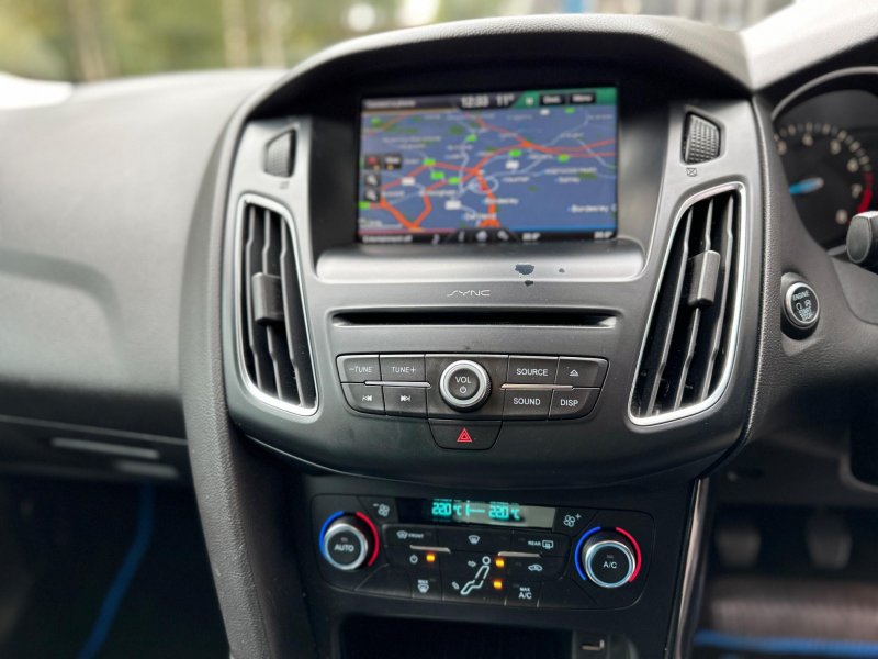 FORD FOCUS