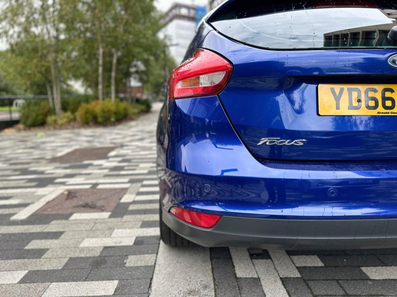 FORD FOCUS