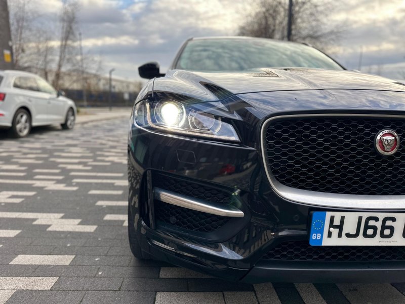 JAGUAR F-PACE