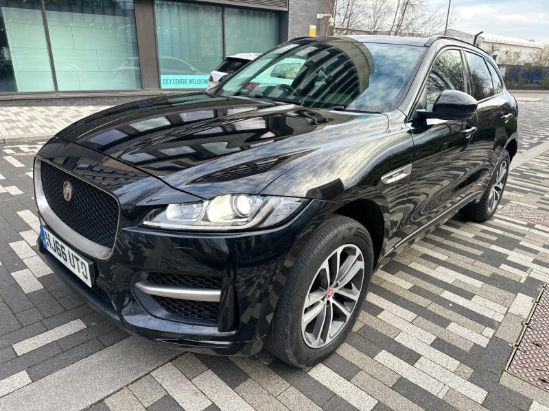 JAGUAR F-PACE