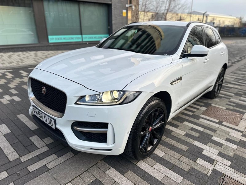 JAGUAR F-PACE