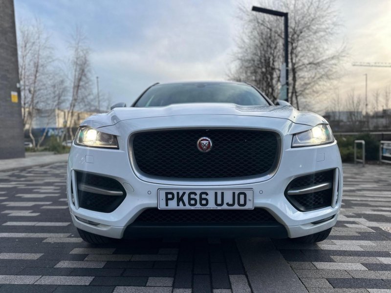 JAGUAR F-PACE