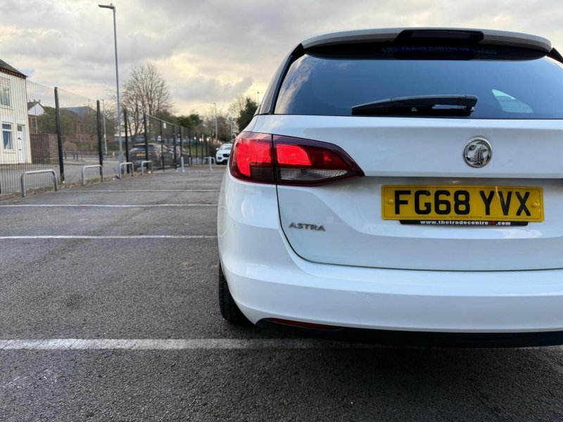 VAUXHALL ASTRA