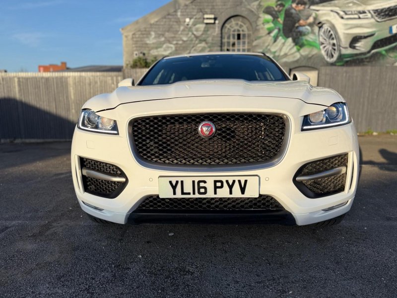 JAGUAR F-PACE