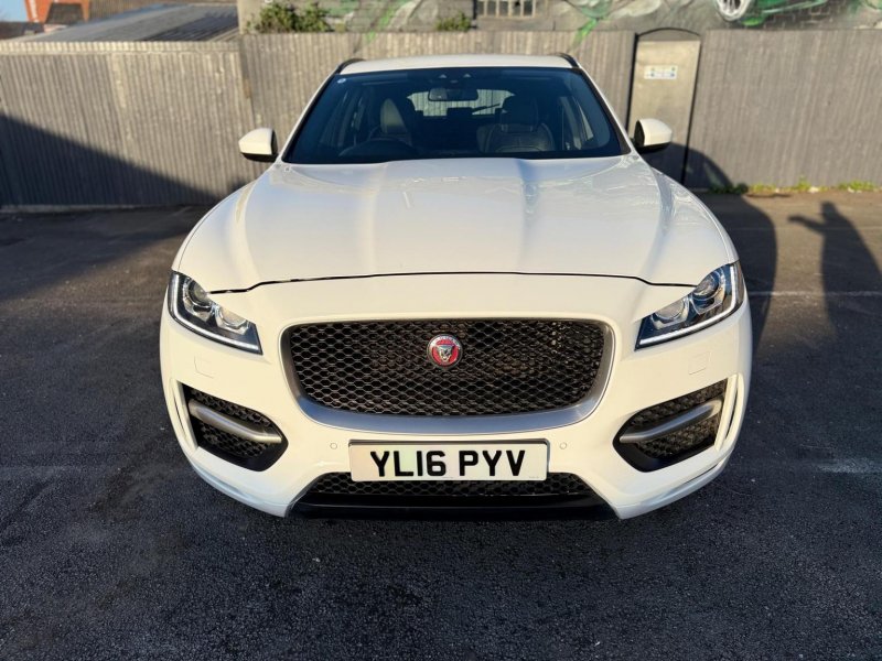 JAGUAR F-PACE