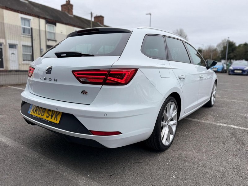 SEAT LEON