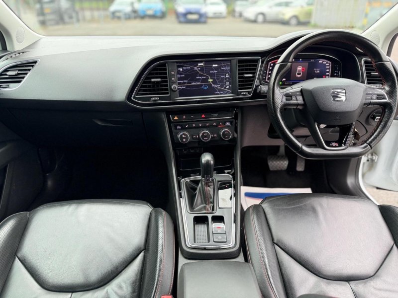 SEAT LEON