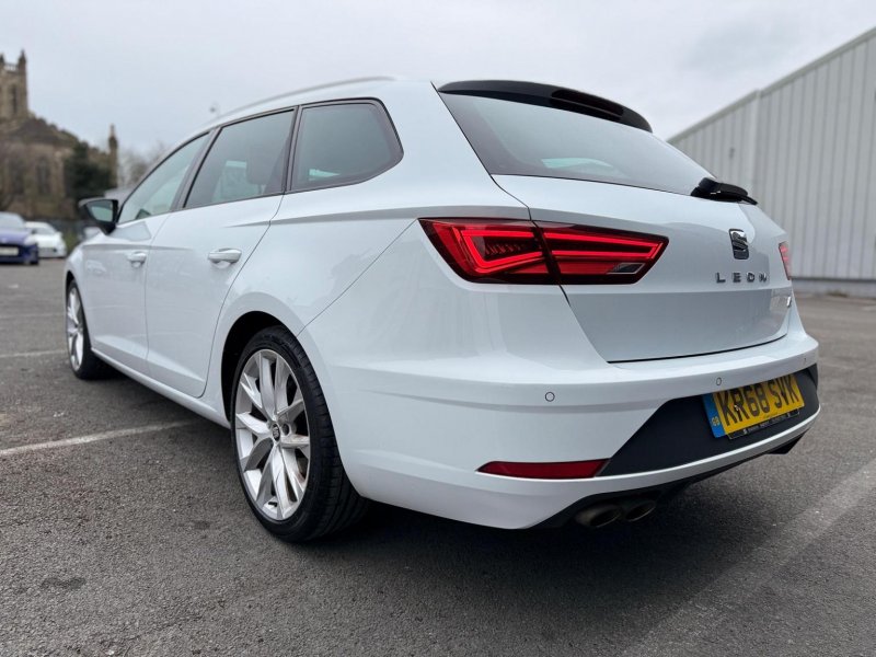 SEAT LEON