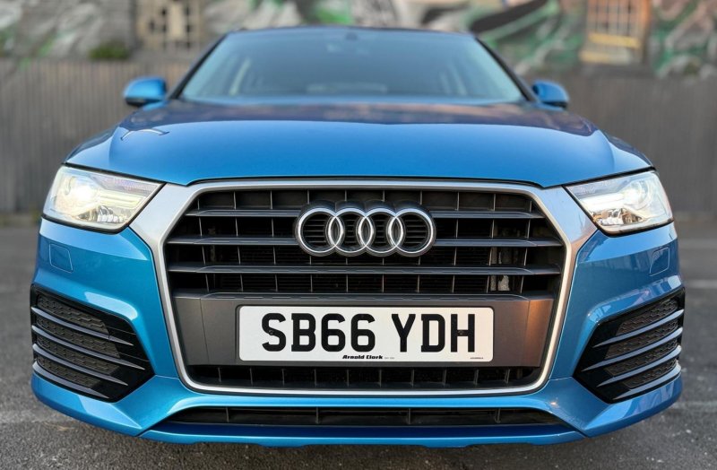 AUDI Q3