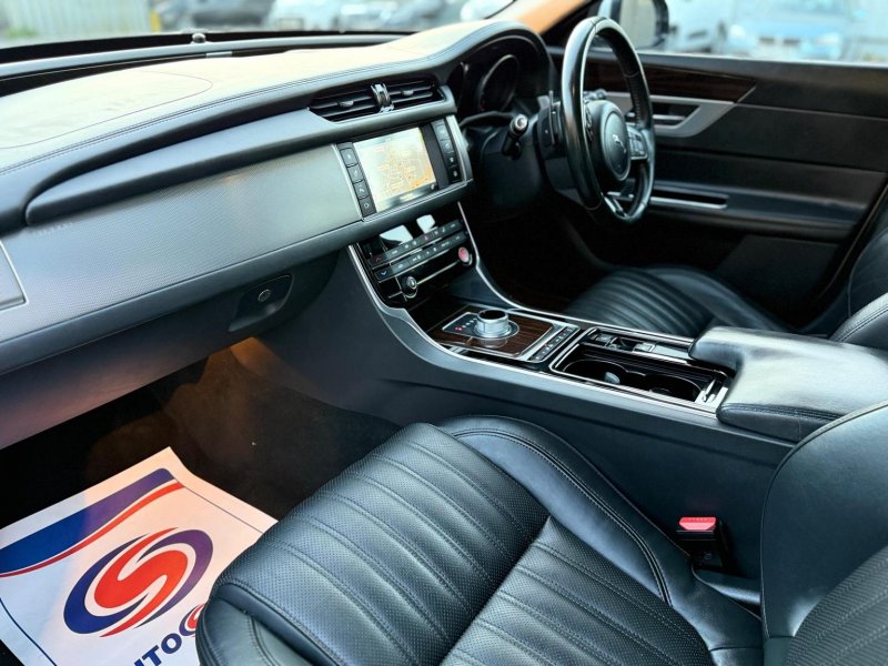 JAGUAR XF