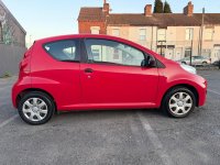PEUGEOT 107