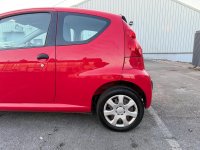 PEUGEOT 107