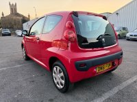 PEUGEOT 107
