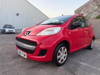 PEUGEOT 107