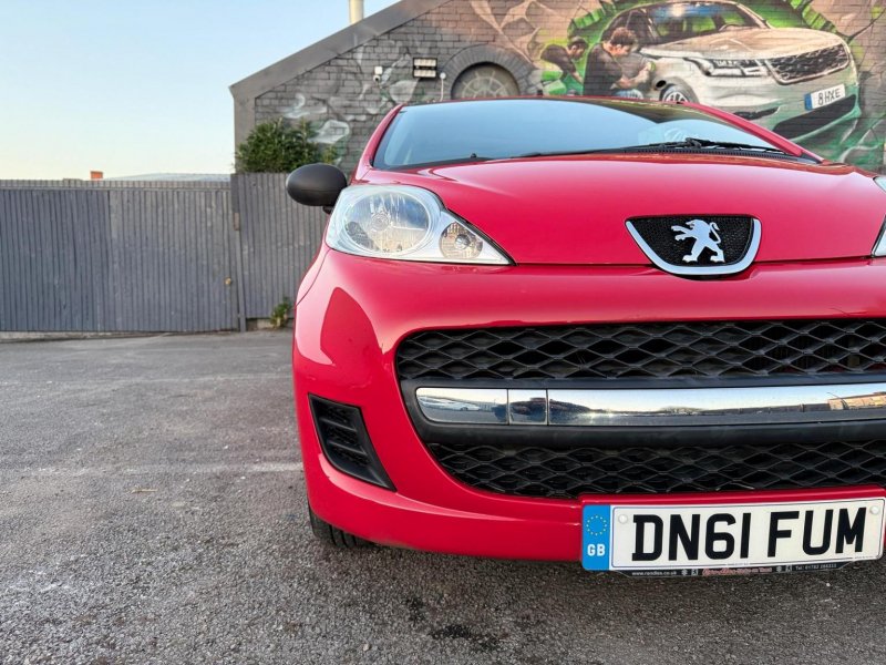 PEUGEOT 107