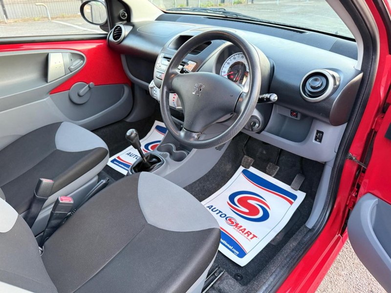 PEUGEOT 107
