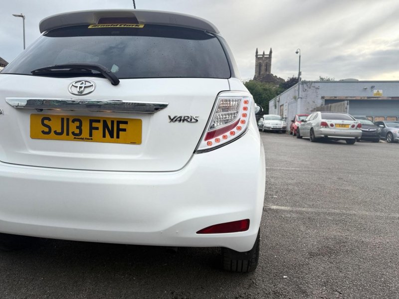 TOYOTA YARIS