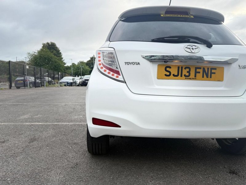 TOYOTA YARIS