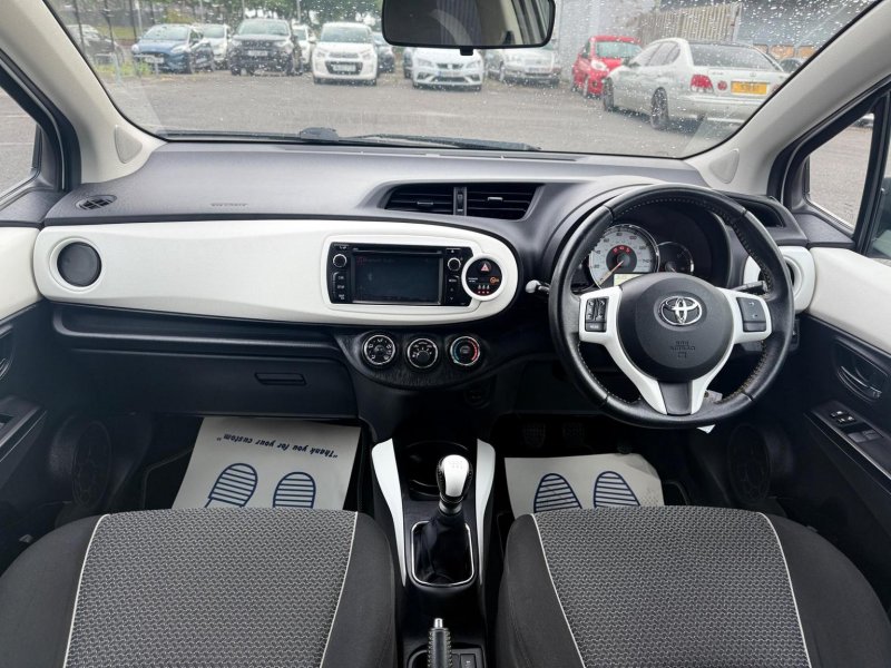 TOYOTA YARIS