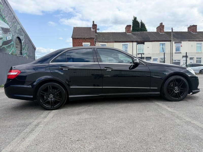 MERCEDES-BENZ E CLASS
